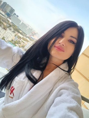 Эсмеральда Домохозяйка